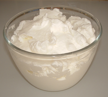 Engelkuchen, geschlagenes Eiweiß Engelkuchen, geschlagenes Eiweiß